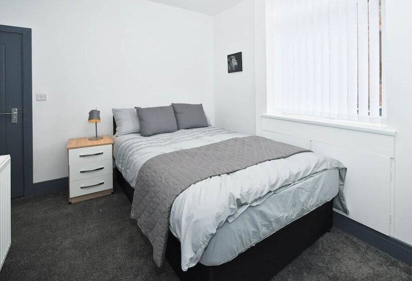 بنسيون Townhouse @ Eastwood Place Stoke