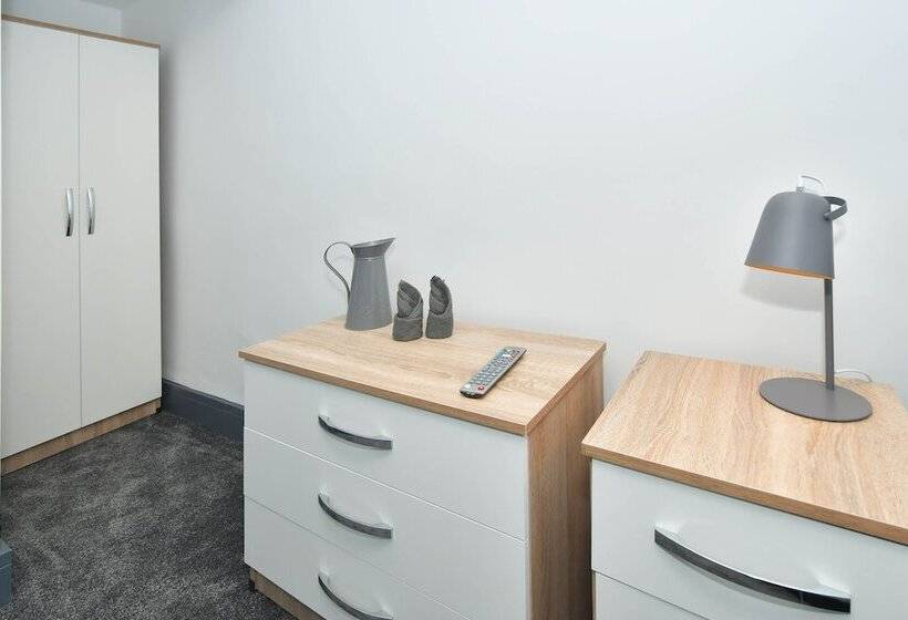 بنسيون Townhouse @ Eastwood Place Stoke