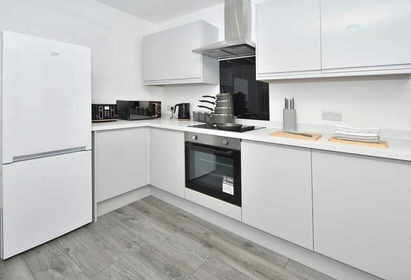 بنسيون Townhouse @ Eastwood Place Stoke