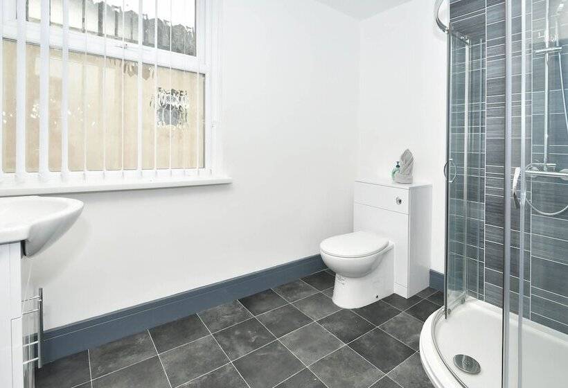 بنسيون Townhouse @ Eastwood Place Stoke