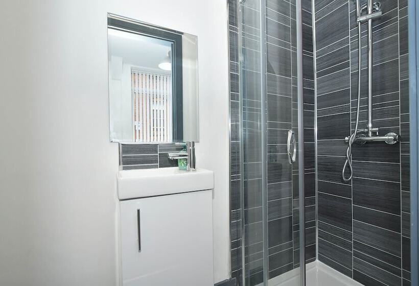 بنسيون Townhouse @ Eastwood Place Stoke