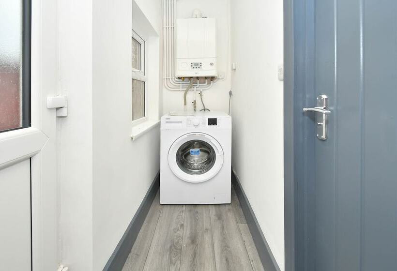 بنسيون Townhouse @ Eastwood Place Stoke