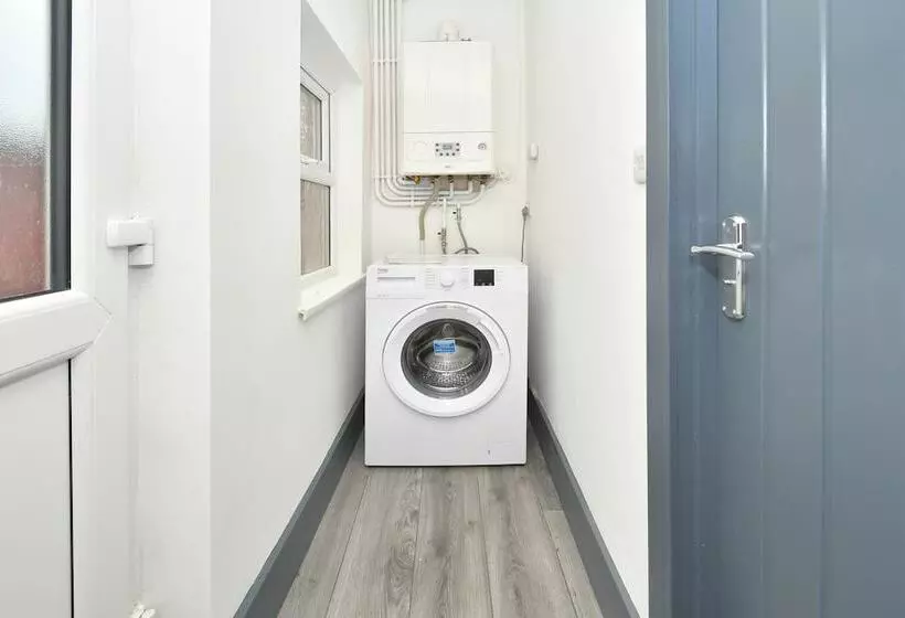 Majatalo Townhouse @ Eastwood Place Stoke