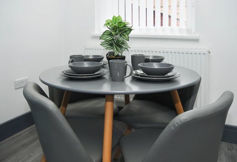 بنسيون Townhouse @ Eastwood Place Stoke