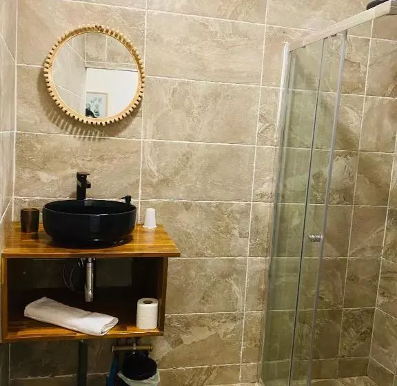 تختخواب و صبحانه Moya Résidence By Md