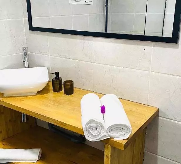 تختخواب و صبحانه Moya Résidence By Md