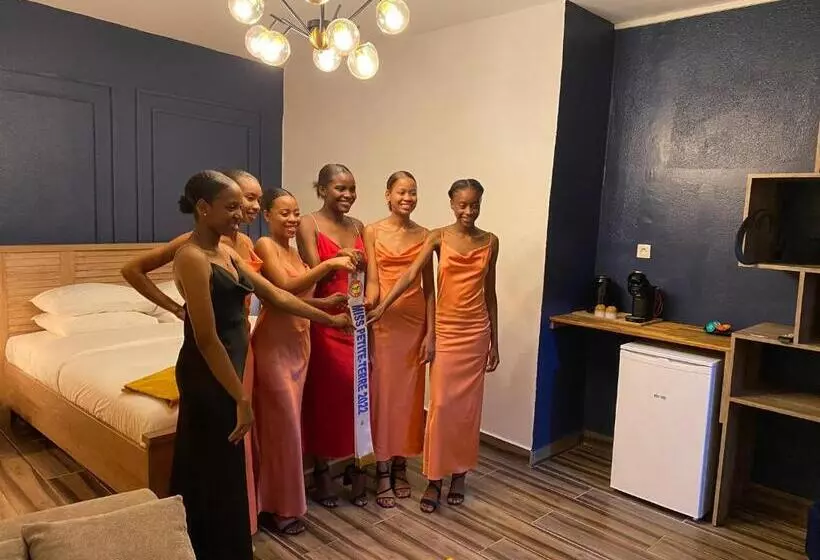 تختخواب و صبحانه Moya Résidence By Md