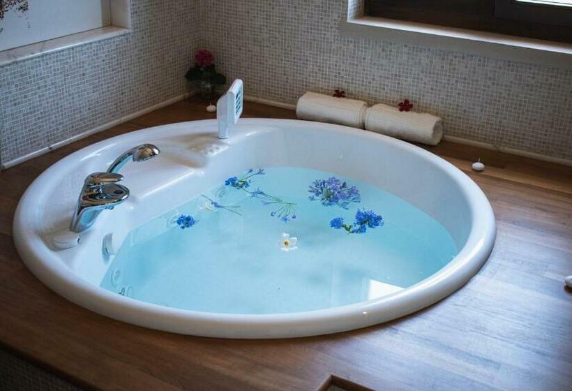 تختخواب و صبحانه Villa Pietra Bianca