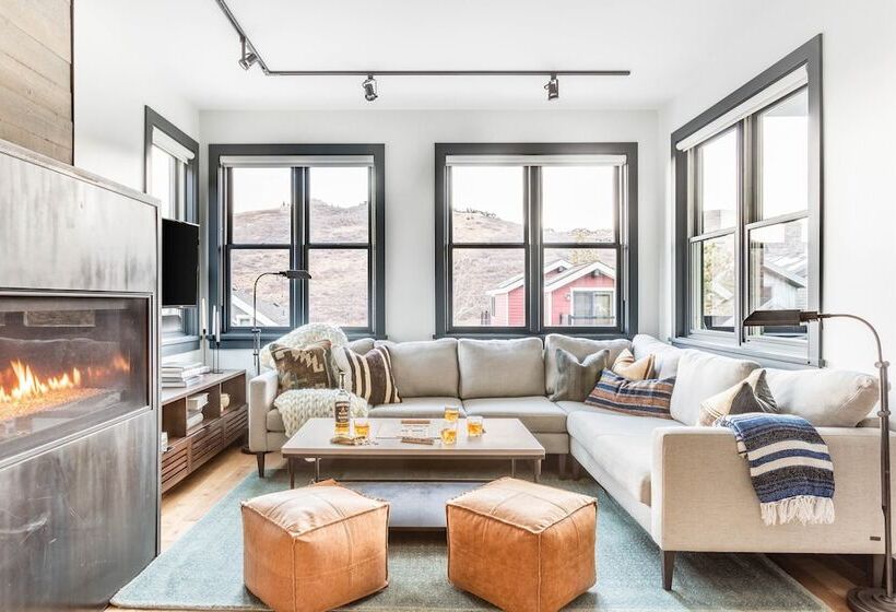 Chartreuse By Avantstay Modern Mountain Cabin In Heart Of Park City