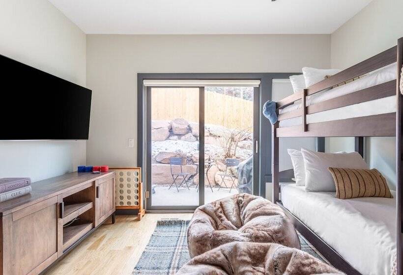 Chartreuse By Avantstay Modern Mountain Cabin In Heart Of Park City