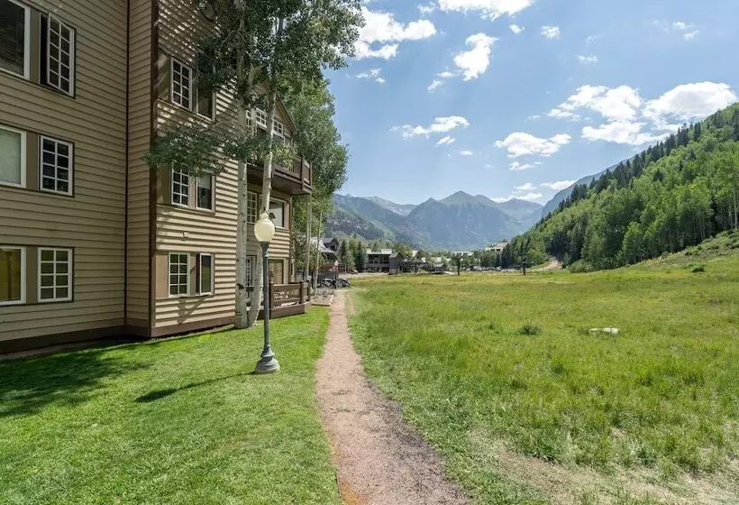 Etta Place 1 By Avantstay Ski In/ Ski Out Unit W/ Views Of The Slopes!