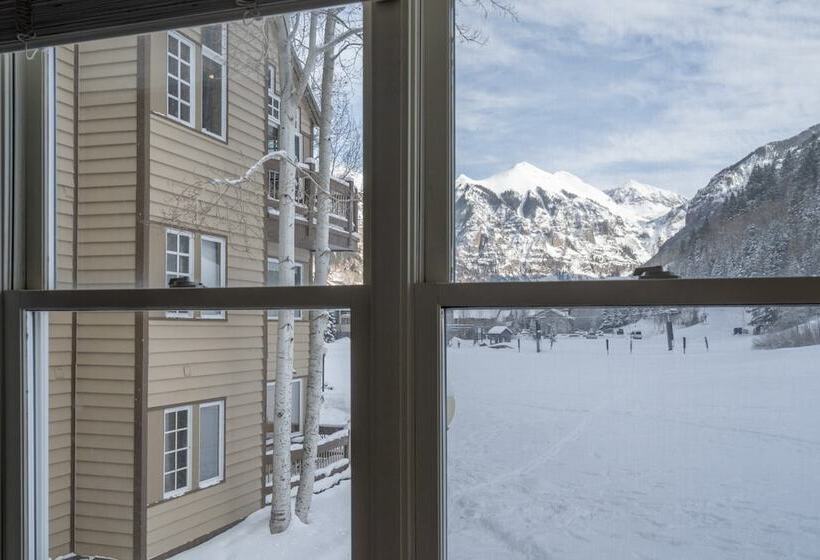 Etta Place 1 By Avantstay Ski In/ Ski Out Unit W/ Views Of The Slopes!