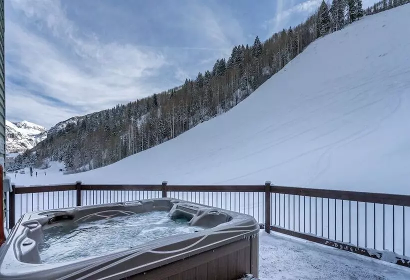 Etta Place 1 By Avantstay Ski In/ Ski Out Unit W/ Views Of The Slopes!