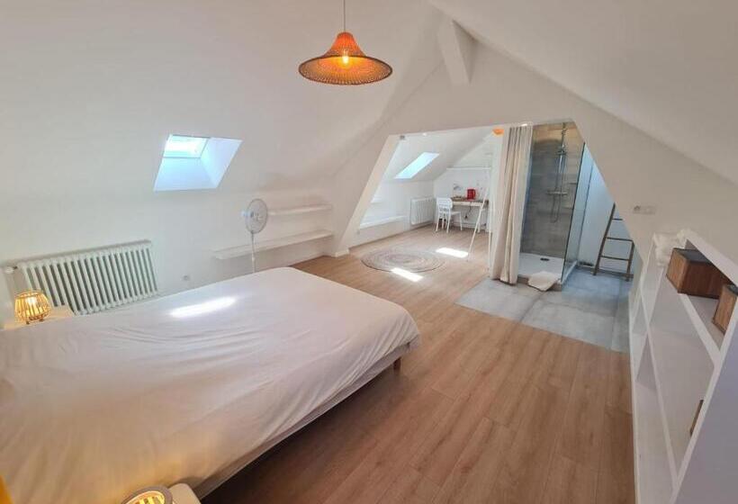 פנסיון Le Saint Christophe   Mairie D Aubervilliers Ligne 12