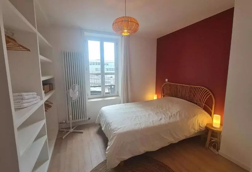 Majatalo Le Saint Christophe   Mairie D Aubervilliers Ligne 12