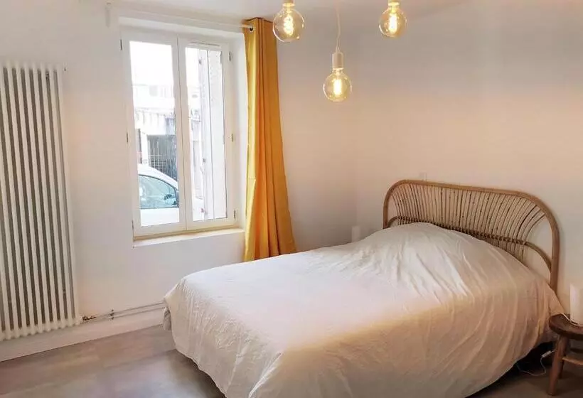 Majatalo Le Saint Christophe   Mairie D Aubervilliers Ligne 12