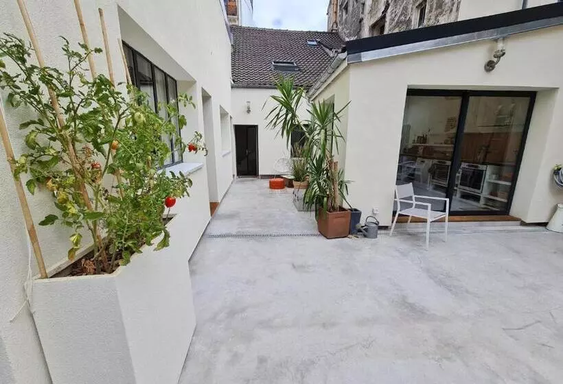 Majatalo Le Saint Christophe   Mairie D Aubervilliers Ligne 12