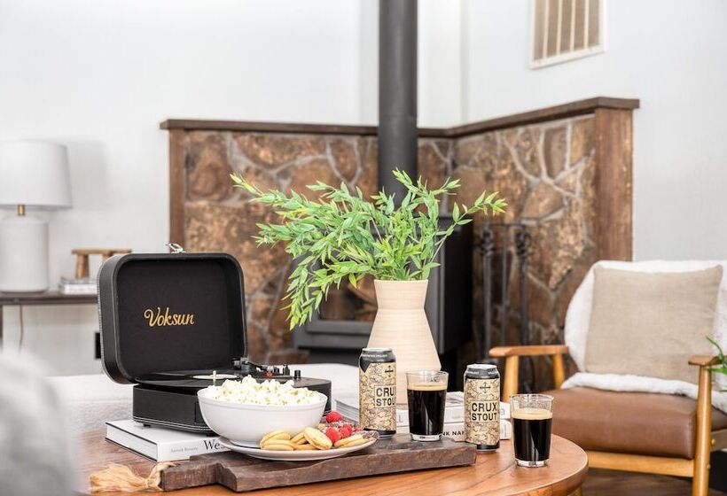 Quiet River Bend Cabin By Avantstay 35 Mins To Mt Bachelor 10 Mins To Town Centre Hot Tub