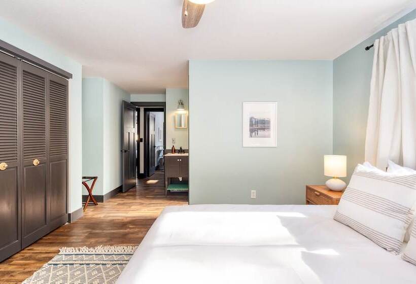 Quiet River Bend Cabin By Avantstay 35 Mins To Mt Bachelor 10 Mins To Town Centre Hot Tub