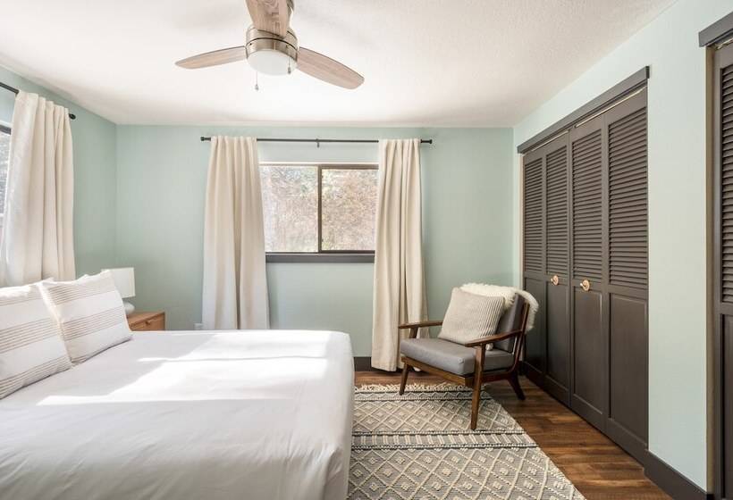 Quiet River Bend Cabin By Avantstay 35 Mins To Mt Bachelor 10 Mins To Town Centre Hot Tub