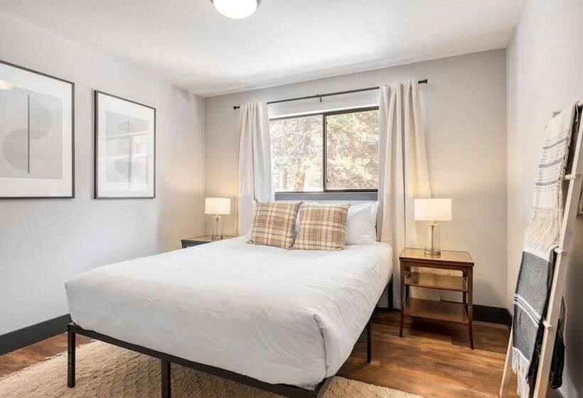 Quiet River Bend Cabin By Avantstay 35 Mins To Mt Bachelor 10 Mins To Town Centre Hot Tub