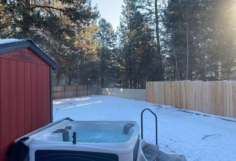 Quiet River Bend Cabin By Avantstay 35 Mins To Mt Bachelor 10 Mins To Town Centre Hot Tub