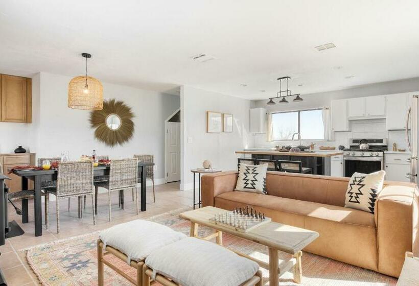 Rhythm By Avantstay Stunning Home W Pool, Hot Tub & Sweeping Views