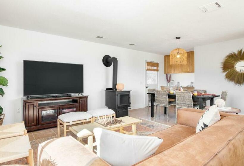 Rhythm By Avantstay Stunning Home W Pool, Hot Tub & Sweeping Views