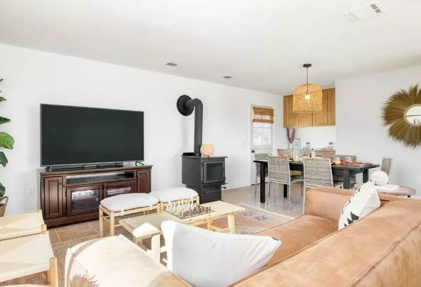 Rhythm By Avantstay Stunning Home W Pool, Hot Tub & Sweeping Views
