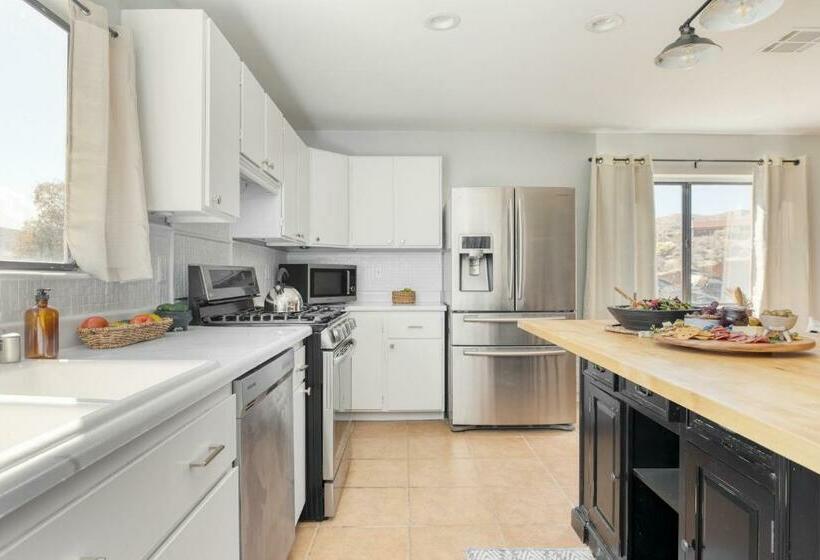 Rhythm By Avantstay Stunning Home W Pool, Hot Tub & Sweeping Views