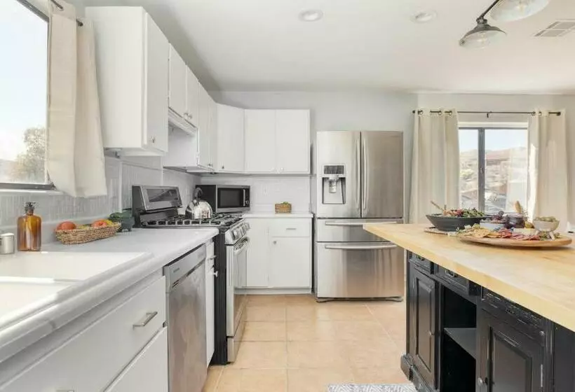 Rhythm By Avantstay Stunning Home W Pool, Hot Tub & Sweeping Views