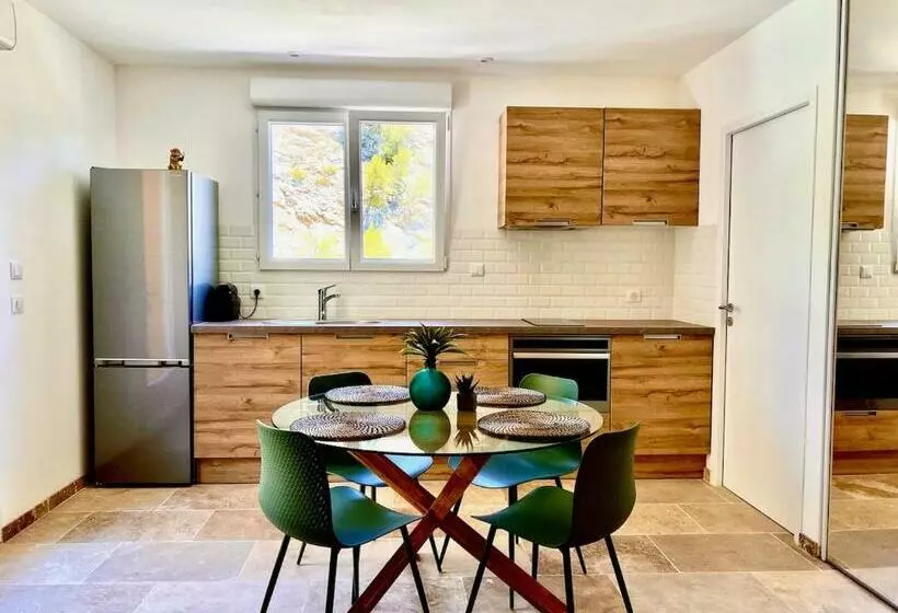 Studio With Garden   Pauseto West 4   2 Min From Beach