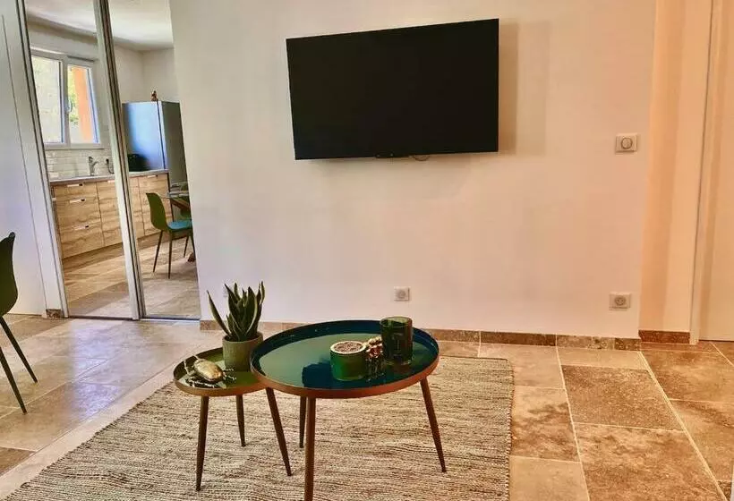 Studio With Garden   Pauseto West 4   2 Min From Beach