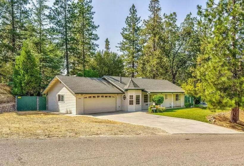 Acorn House   Charming House In Green Heaven With Pool Table With Lovely Backyard