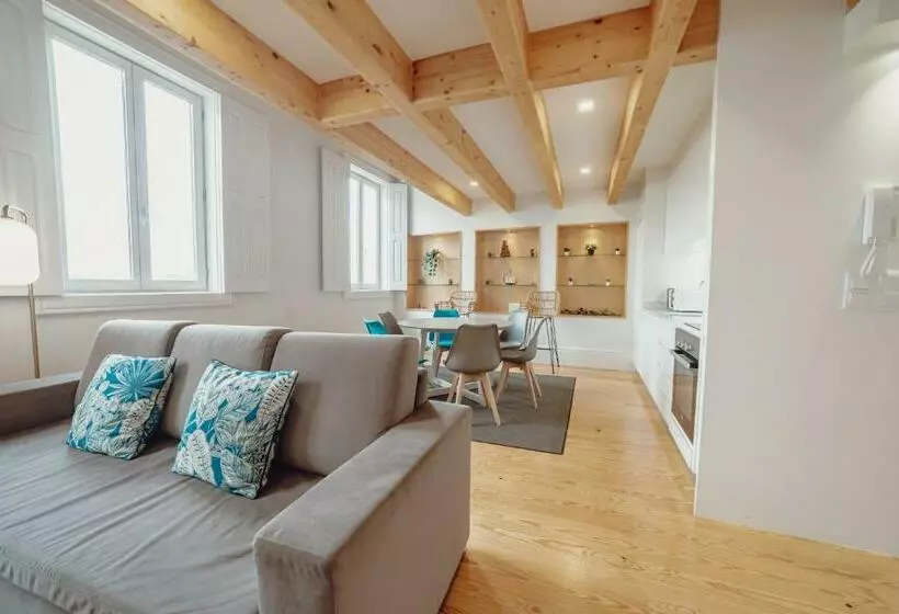 Downtown Clerigos Duplex With River View By Vacationy