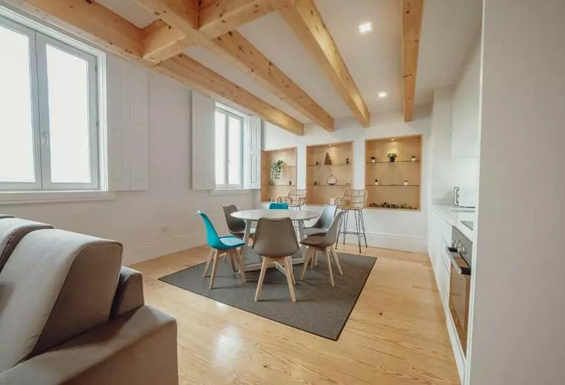 Downtown Clerigos Duplex With River View By Vacationy