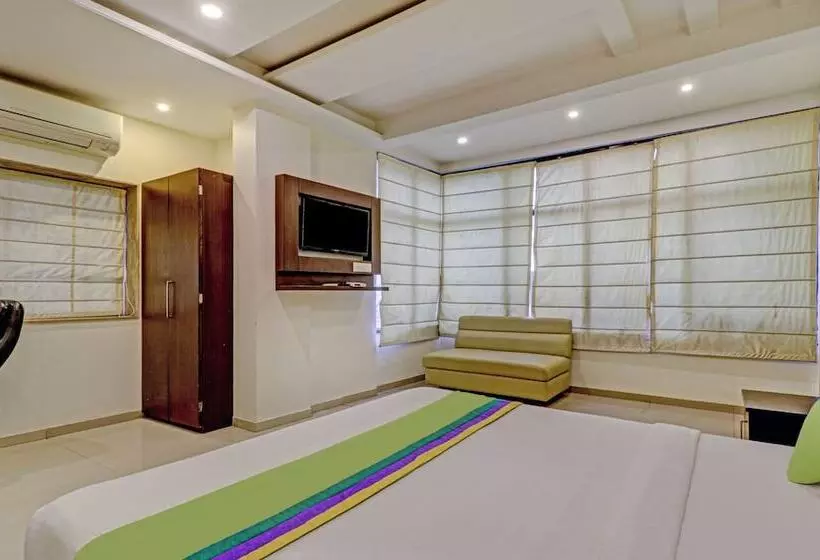 Loharkar Family Hotel L As