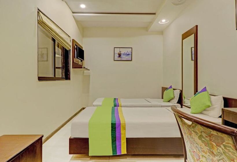 Loharkar Family Hotel L As