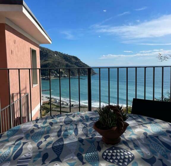 Ocean View Flat With Wi Fi, Ac And Elevator To Town