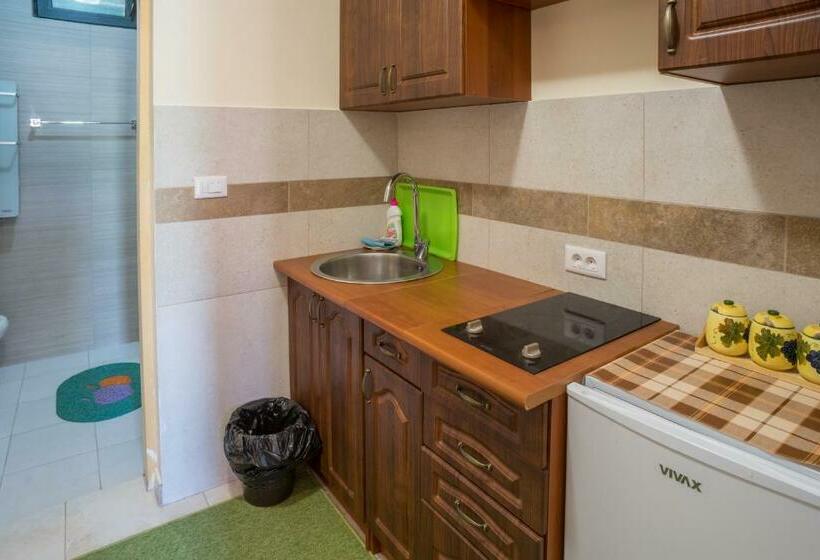 پانسیون Kik Accommodation