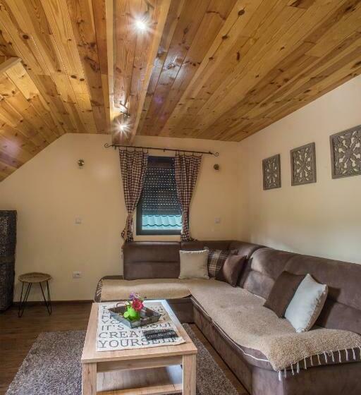 پانسیون Kik Accommodation