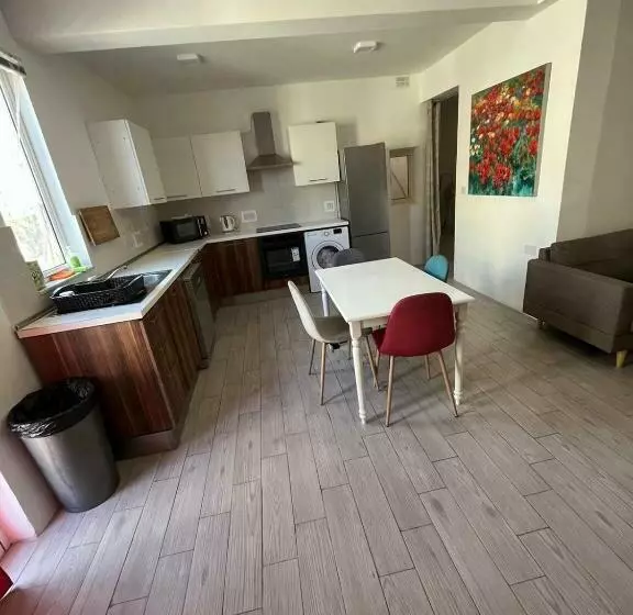 پانسیون City Center Properties Modern Room With Ac & Ensuit Bathroom Room 1