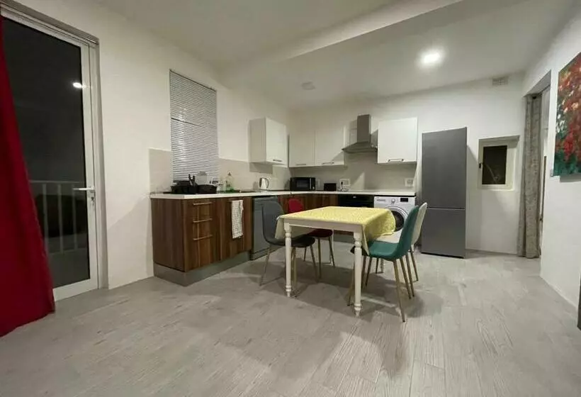 پانسیون City Center Properties Modern Room With Ac & Ensuit Bathroom Room 1