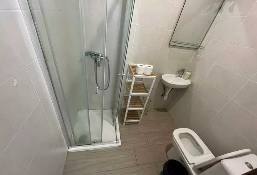 پانسیون City Center Properties Modern Room With Ac & Ensuit Bathroom Room 1