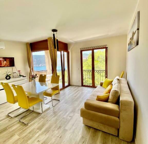 Adria Sea & Mountains