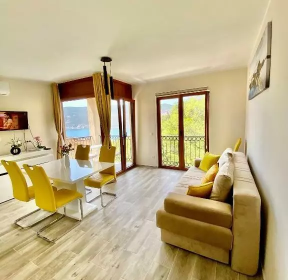 Adria Sea & Mountains