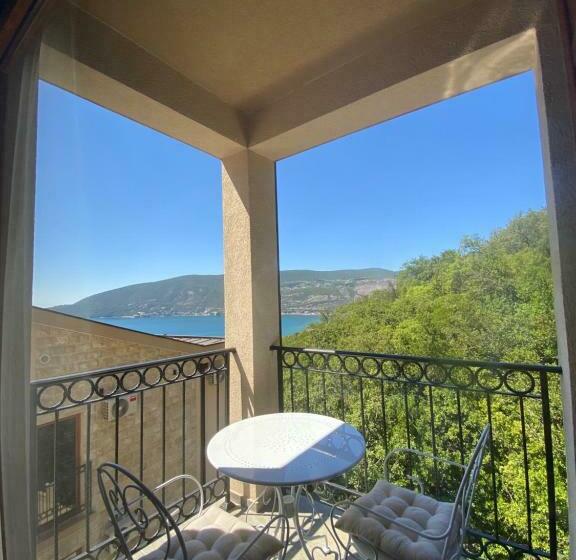 Adria Sea & Mountains