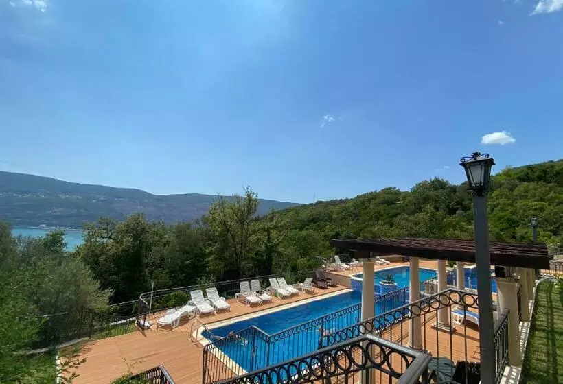 Adria Sea & Mountains