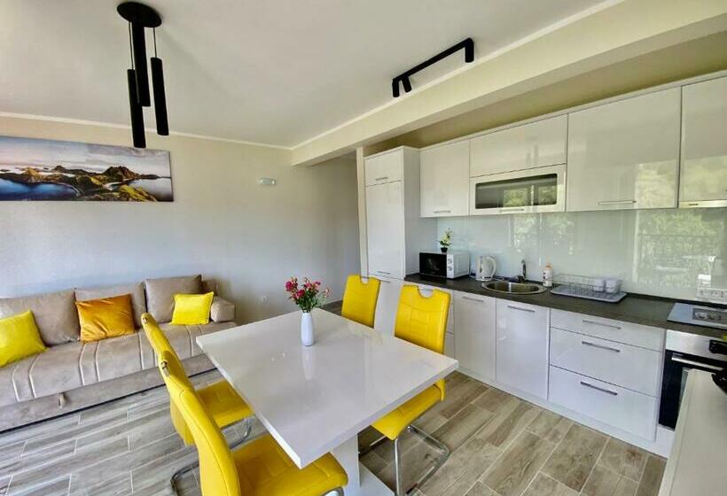 Adria Sea & Mountains