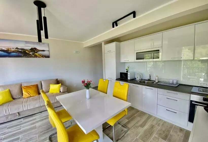 Adria Sea & Mountains